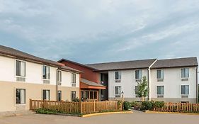 Super 8 By Wyndham Columbia Clark Lane